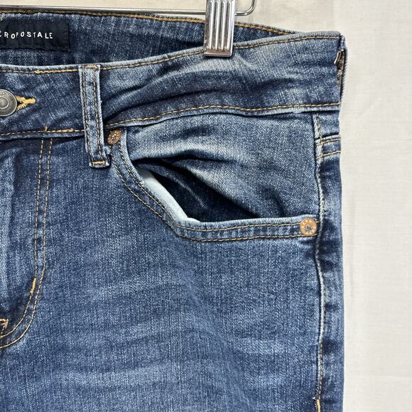 Aeropostale Jeans Men’s 30x32 Slim Straight Mid Rise Medium Wash Denim - Picture 3 of 12